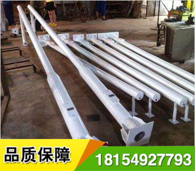 立桿、F桿良好的安全設(shè)施系統(tǒng)應(yīng)具有交通管理,安全防護(hù),交通誘導(dǎo),隔離封閉,防止眩光等多種功能.